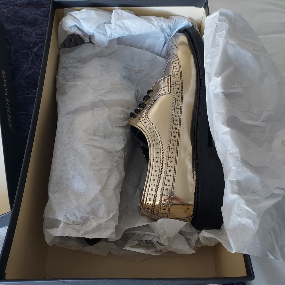 NIB Banana Republic gold leather oxfords,  size 8, made in Portugal - Picture 12 of 16